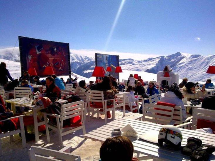 Stuning Views On Mountains, Gudauri Apartment Luaran gambar